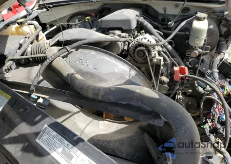 2000 Chevrolet Silverado C1500 z USA, uszkodzony, nr VIN 2GCEC19T0Y1367965